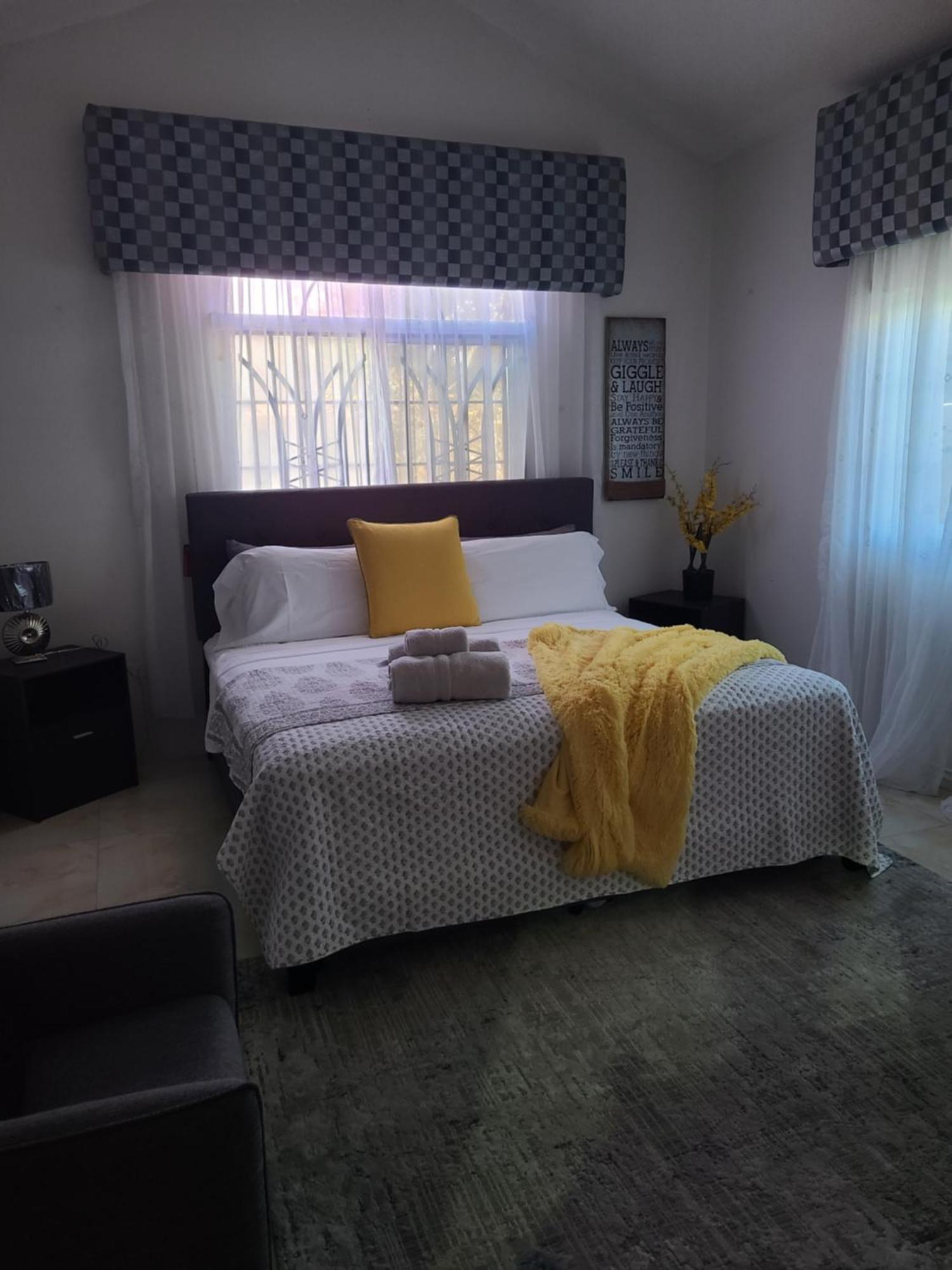 Caribbean Estates, 10 Mins From The Beach, Beautiful Gated Community Portmore Dış mekan fotoğraf